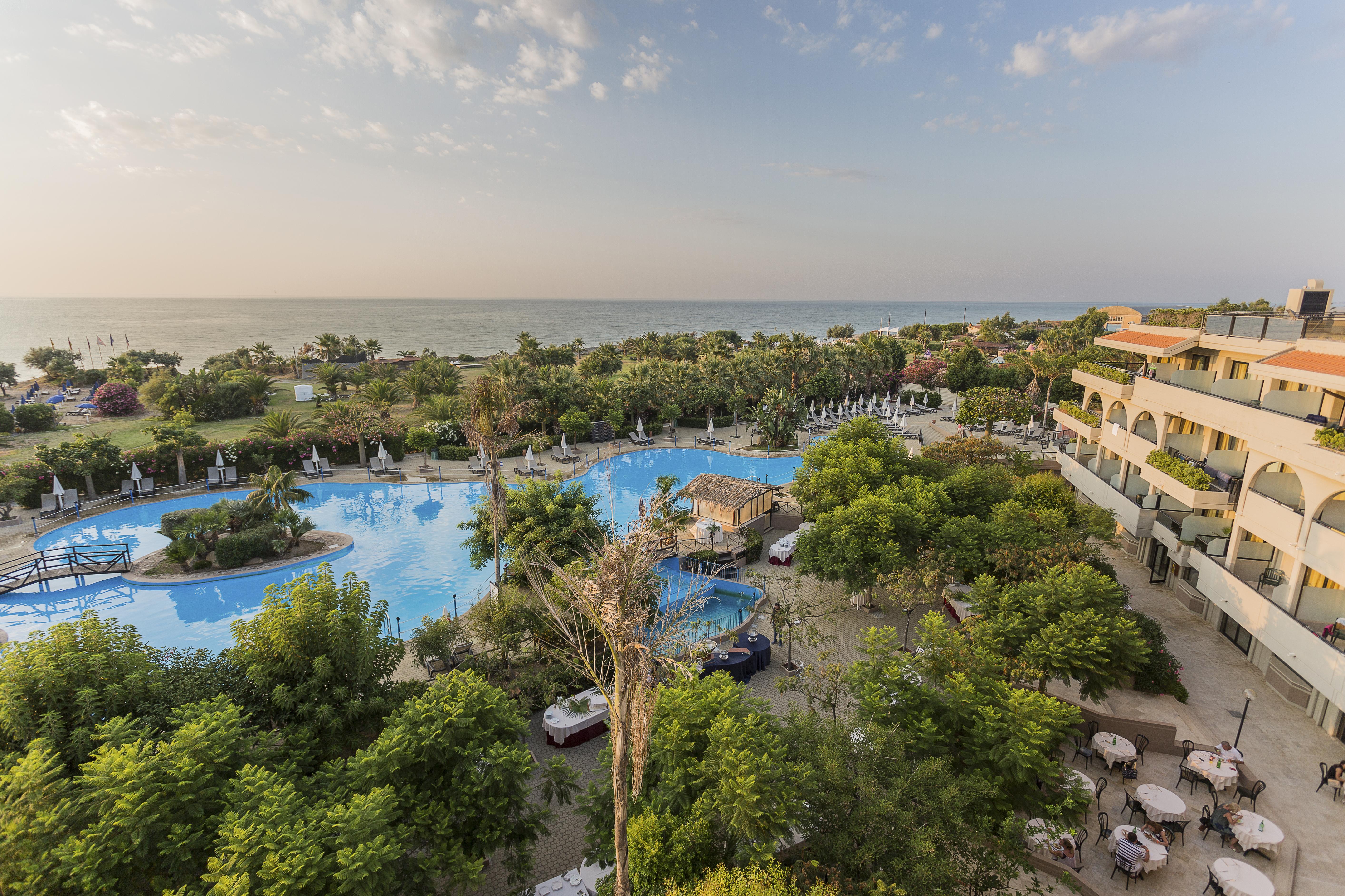 Grand Palladium Sicilia Resort & Spa Кампофеличе-ди-Роччелла Экстерьер фото